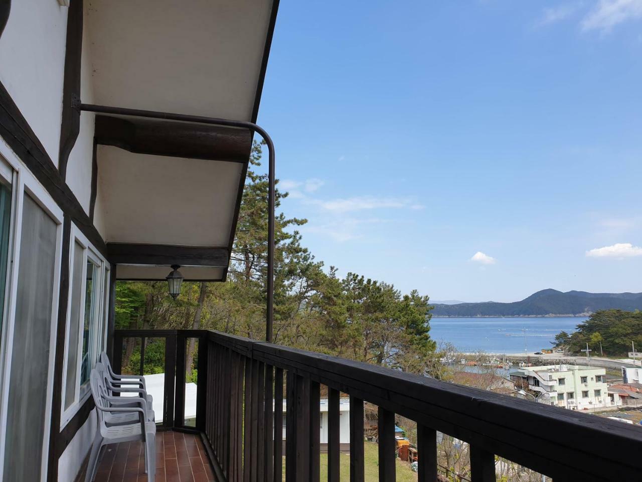 Tongyeong Yehyang Pension Екстер'єр фото