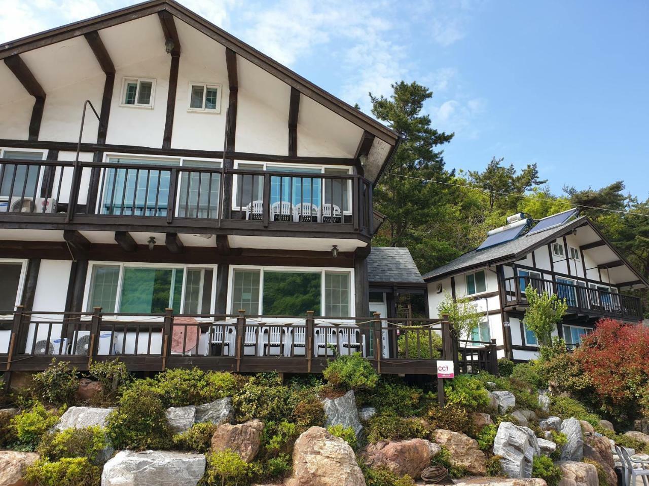 Tongyeong Yehyang Pension Екстер'єр фото