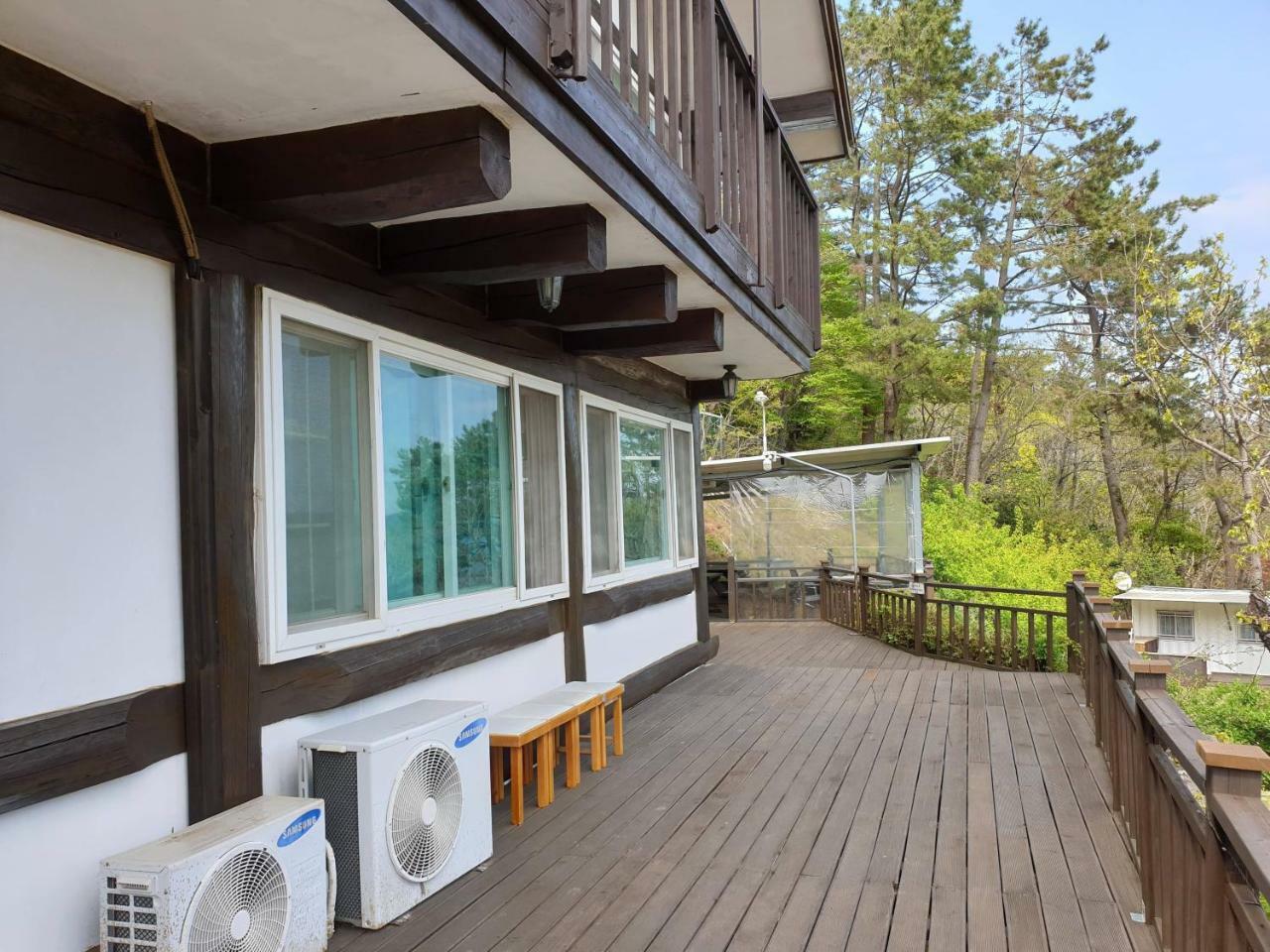 Tongyeong Yehyang Pension Екстер'єр фото