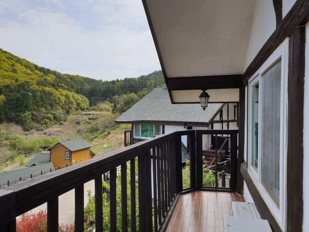 Tongyeong Yehyang Pension Екстер'єр фото